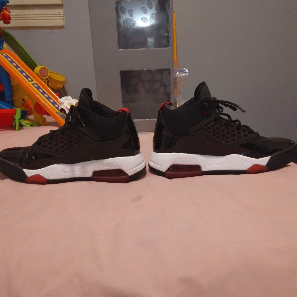 Jordan Jumpman youth 7y Shinney Black w/ red